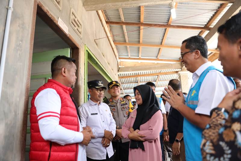 Suka Cita Risma, Warga Dusun Terpencil di Pelalawan Riau Tersambung Listrik PLN 24 Jam