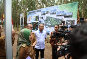 Wagub Chusnunia Chalim Tinjau Lokasi Lampung Sport Center