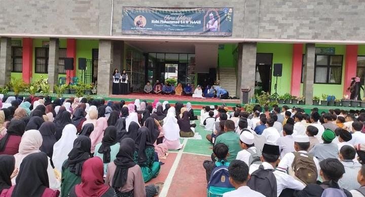 SMPN 17 Bandarlampung Peringati Isra Mi'raj Sekaligus Pembagian Hadiah Lomba Da'i dan Kaligrafi