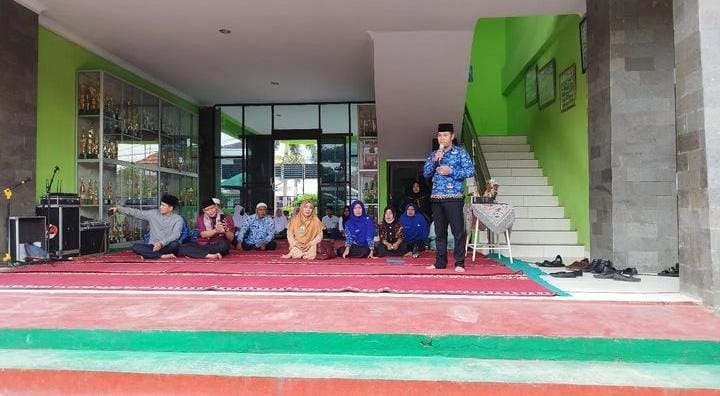 SMPN 17 Bandarlampung Peringati Isra Mi'raj Sekaligus Pembagian Hadiah Lomba Da'i dan Kaligrafi