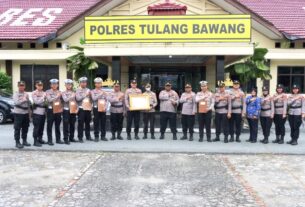 Tiga Belas Personel Polres Tuba Mendapatkan Reward Pada Upacara Hari Kesadaran Nasional