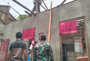 Atap Rumah Warga Di Samatiga Jadi Korban Keganasan Angin Puting Beliung, Dandim 0105/Abar Kerahkan Babinsa Untuk Lakukan Perbaikan