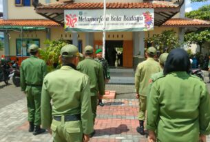 Babinsa Jayengan Bina Limas Dengan Latih PBB