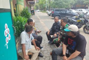 Babinsa Kemlayan Aktif Komsos di Wilayah Binaannya