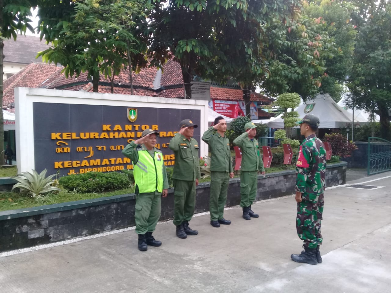 Babinsa Keprabon Laksanakan Pembinaan Kepada Linmas, Ini Tujuannya