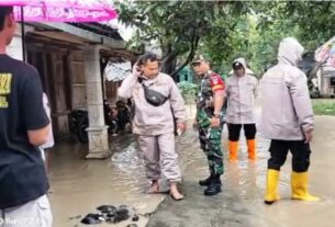 Babinsa dan Babinkamtibmas Kemusu Pantau Langsung Wilayah Binaan Terdampak Banjir