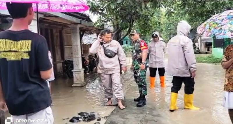 Babinsa dan Babinkamtibmas Kemusu Pantau Langsung Wilayah Binaan Terdampak Banjir