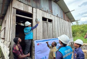 Bertahun-tahun Tak Bisa Nikmati Listrik, 3.024 Warga Dapat Bantuan Pasang Listrik dari Donasi Pegawai PLN