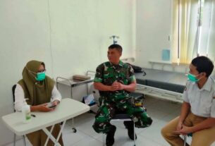 Jaga Hubungan Baik, Bati Bakti TNI Komsos dengan Pegawai Puskesmas