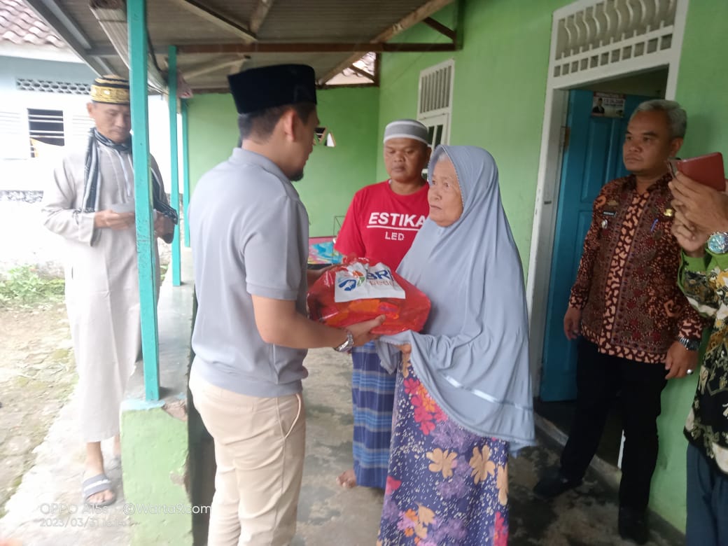 Bulan suci Ramadhan, Ardian Saputra bagikan paket sembako