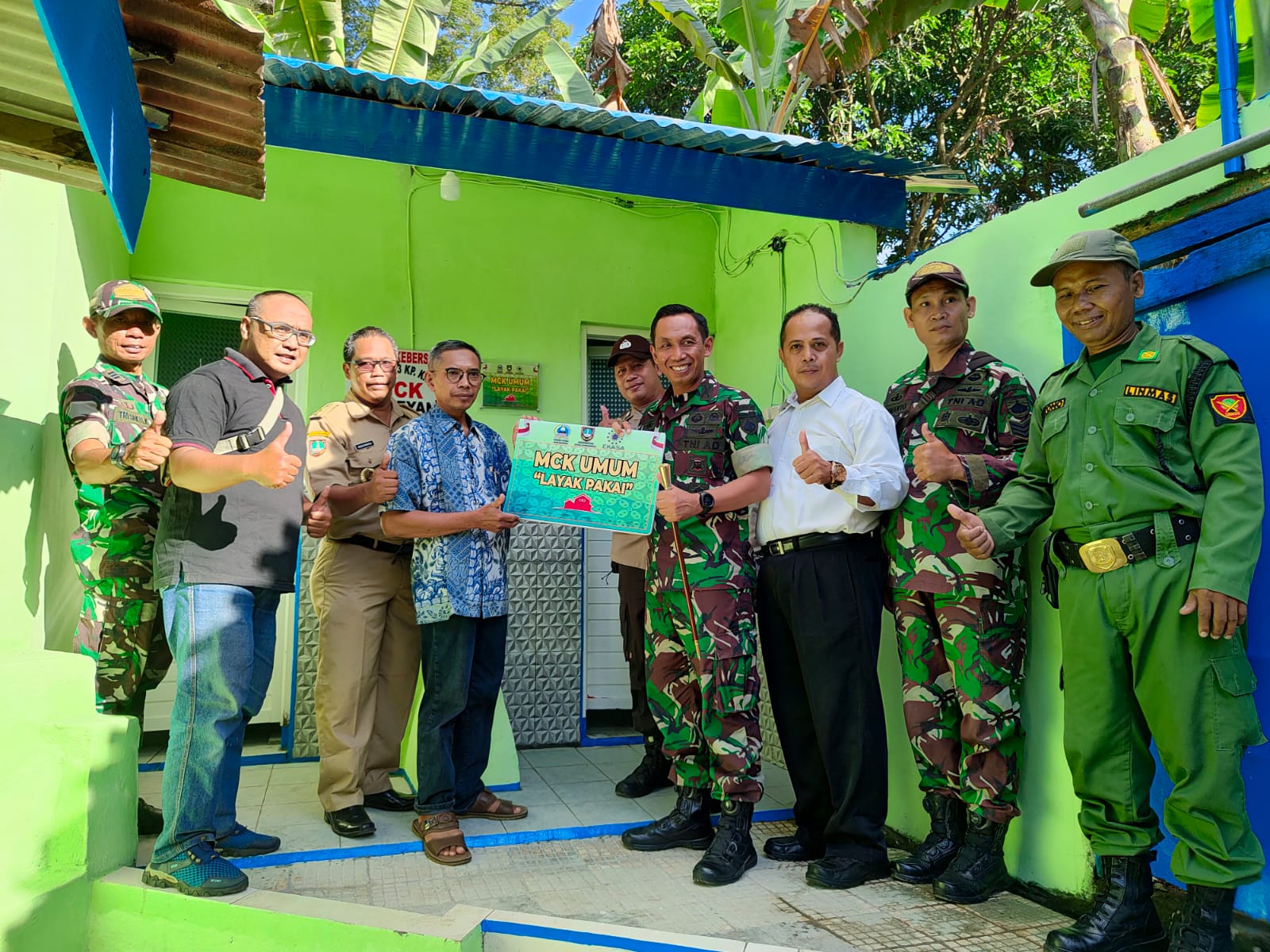 Dandim 0735/Surakarta Serahkan Hasil Renovasi MCK Umum di Wilayah Kecamatan Laweyan