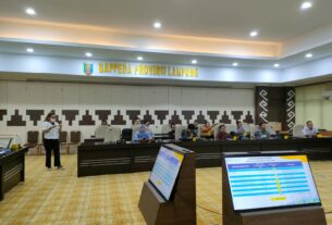 Diskusi Publik Jelang HUT ke-59 Provinsi Lampung, Kepala Bappeda Sampaikan Kemandirian Fiskal Provinsi Lampung 2022-2023