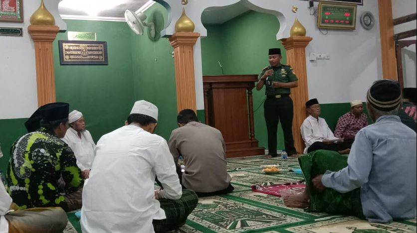 Jalin Ukhuwah di Bulan Suci Ramadhan, Forkopincam Sidoharjo Laksanakan Taraweh Keliling