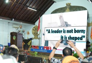Ketua APTISI Bali: Kalau Indonesia Mau Maju, Kampus Harus Bisa Cetak Lulusan yang Berani Memimpin!