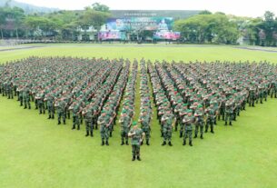 Pangdam IM beserta Ibu Ketua Persit Daerah Iskandar Muda menghadiri acara Apel Komandan Satuan TNI AD TA. 2023.