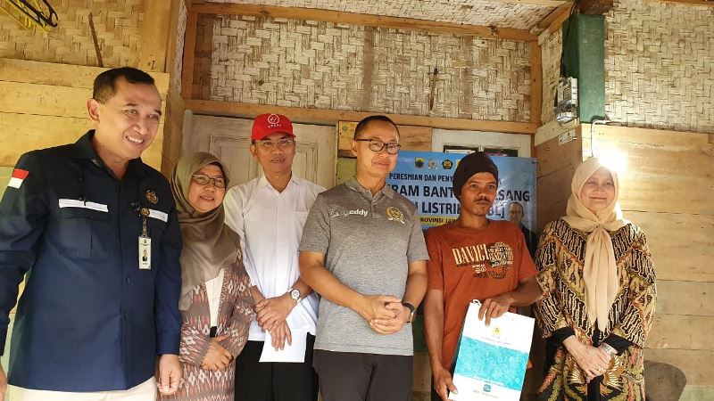 Pemerintah Kembali Realisasikan BPBL, Kali Ini Ribuan Warga Cianjur Disambung Listrik PLN Gratis