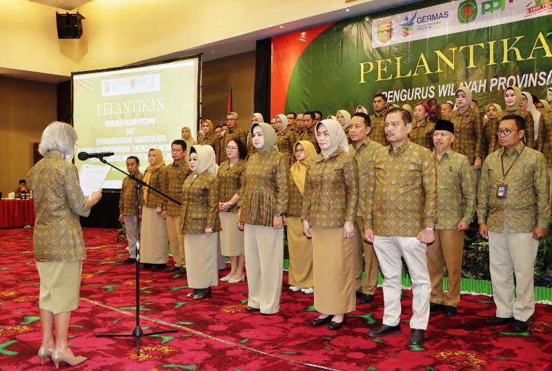 Riana Sari Arinal Dilantik Sebagai Ketua Kehormatan PPTI Wilayah Lampung Masa Bakti 2022-2027