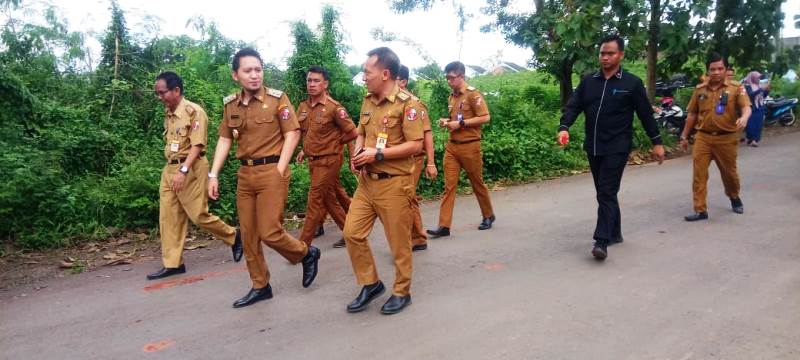 Tumpukan Sampah Jadi Perhatian Legislatif, DLH Lampura Kerahkan 6 Armada Pengangkut