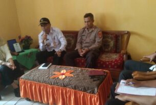 DPMD Lampura selesaikan Polemik Bacalon Kades dengan Panitia Pilkades Sabuk Indah