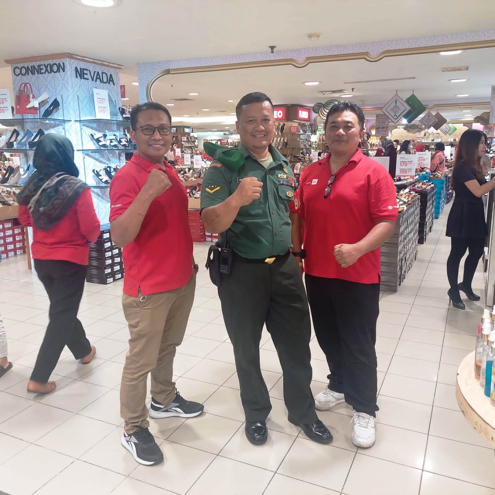 Ada Apa Babinsa Kemlayan Datangi Mall Matahari Singosaren