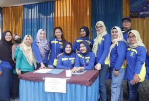Asisten Administrasi Umum Membuka Acara Pembagian Paket Sembako Kepada Perwakilan Seluruh Perangkat Daerah di Lingkungan Pemerintah Provinsi Lampung