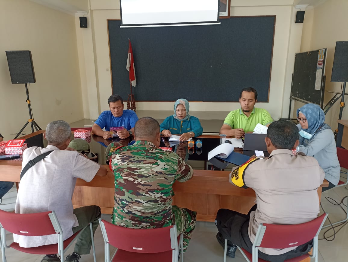 Babinsa Kemlayan & Staf Kelurahan Rapat Koordinasi Bahas Acara Solo Menari 2023