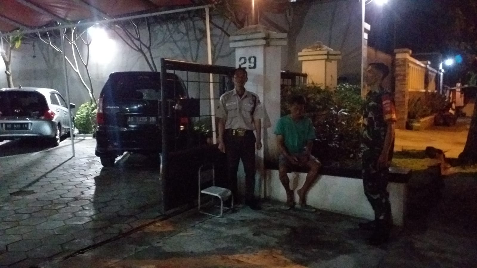Untuk Jaga Kamtibmas, Piket Koramil 03/Serengan Patroli Malam