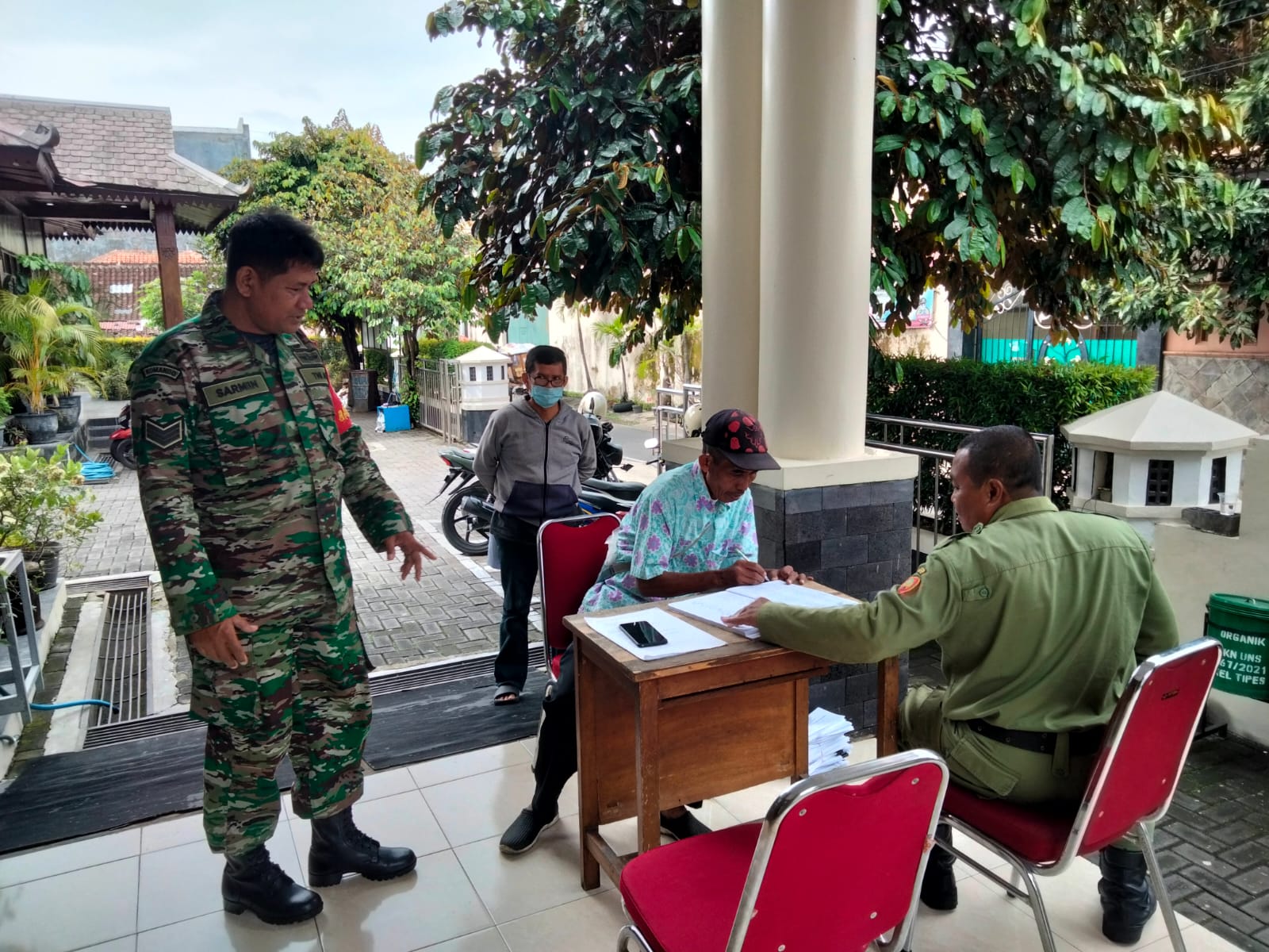 Babinsa Tipes Pesan Tingkatkan Kamtibmas kepada Satuan Linmas