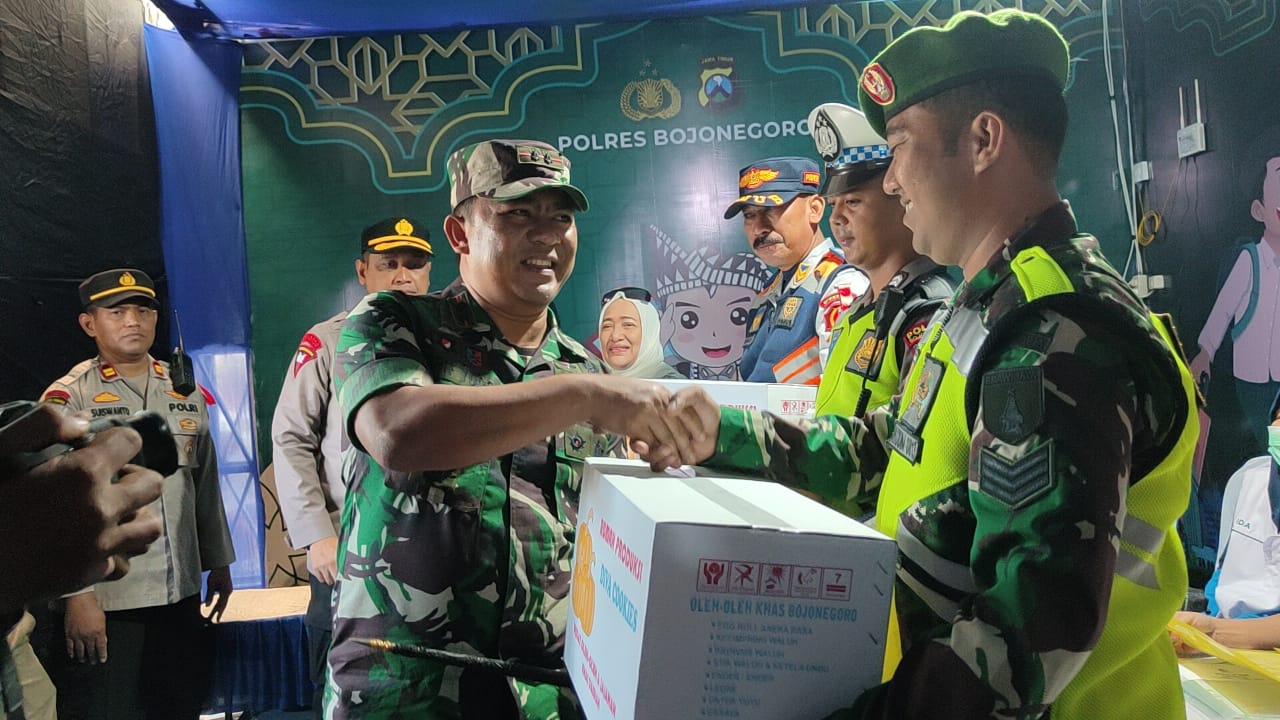 Bersama Bupati dan Kapolres, Dandim Bojonegoro Cek Pos Pengamanan Idul Fitri 1444 Hijriah