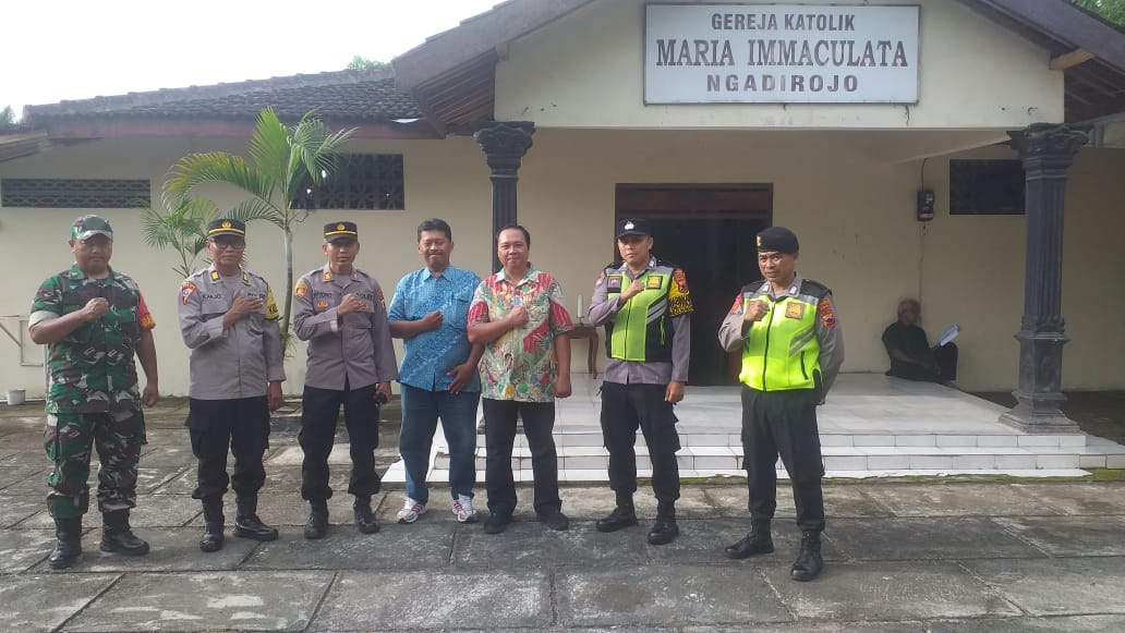 Gereja Gelar Perayaan Paskah, TNI-Polri Ngadirojo Siap Berikan Pengamanan