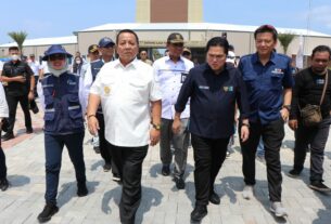 Gubernur Arinal Djunaidi Dampingi Menteri BUMN Tinjau Wahana Wisata Krakatau Park