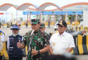 Gubernur Arinal Djunaidi Bersama Menhub, Kapolri dan Panglima TNI Pantau Arus Mudik Di Pelabuhan Bakauheni