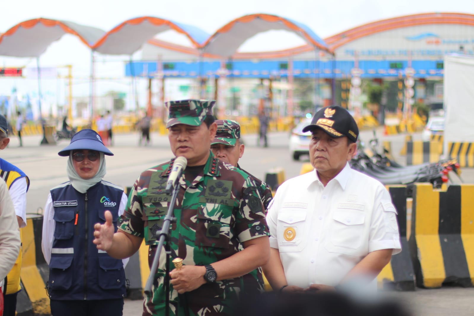 Gubernur Arinal Djunaidi Bersama Menhub, Kapolri dan Panglima TNI Pantau Arus Mudik Di Pelabuhan Bakauheni
