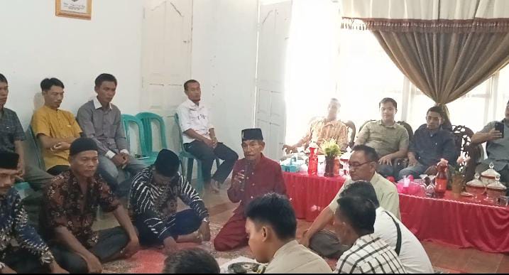 Kades Penagan Ratu Gelar Halal Bihalal dengan Perangkat Desa