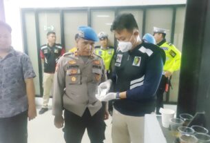 Kapolres Tulang Bawang Pimpin Langsung Cek Urine Personel Yang Terlibat Operasi Ketupat Krakatau 2023