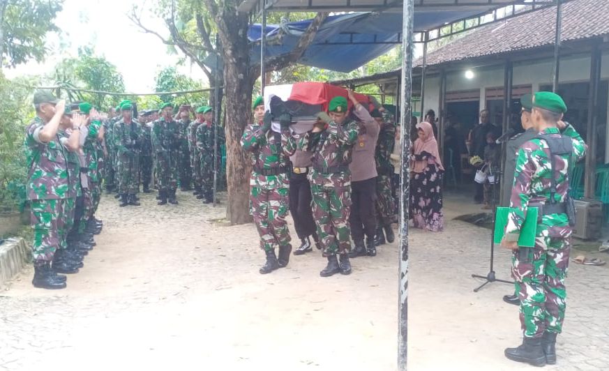 Kasdim Wonogiri Pimpin Penghormatan Terakhir Kepada Mantan Prajurit Kodim 0728/Wonogiri