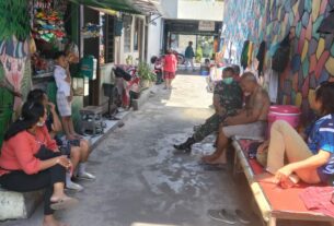 Komsos Cara Jitu Dekatnya Babinsa Dengan Warganya