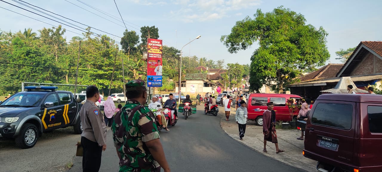 Koramil Dan Polsek Batuwarno Bersinergi Dalam Pengamanan Shalat Idul Fitri 1444 H