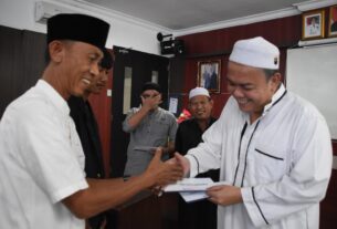 LAZIS IIB Darmajaya Salurkan Zakat kepada 120 Penerima