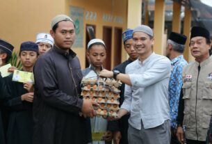 LKKS Provinsi Lampung dan Suzuki Katana Jimny Indonesia (SKIn) Lampung Bersinergi Berbagi Sedekah Ramadhan di Pesawaran