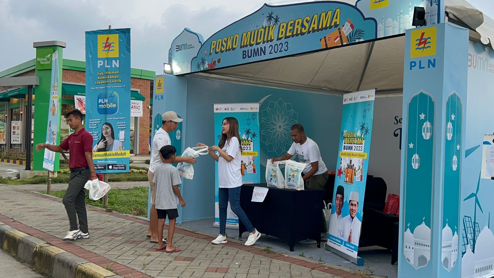 PLN Berikan Layanan Kesehatan Hingga Spot Foto di Posko Rest Area Km 84 B Pandaan - Malang