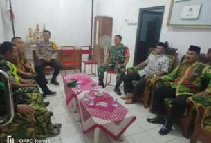 Suasana Idul Fitri, Babinsa Karanggede Laksanakan Komsos Dengan Tokoh Agama Karangkepoh