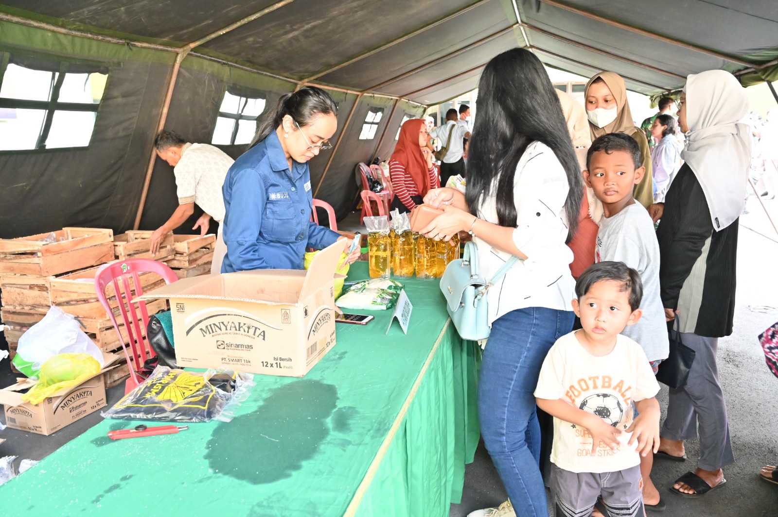 Kodim 0726/Sukoharjo Gelar Bazar Murah untuk Wrga Masyarakat Sambut Hari Raya Idul Fitri