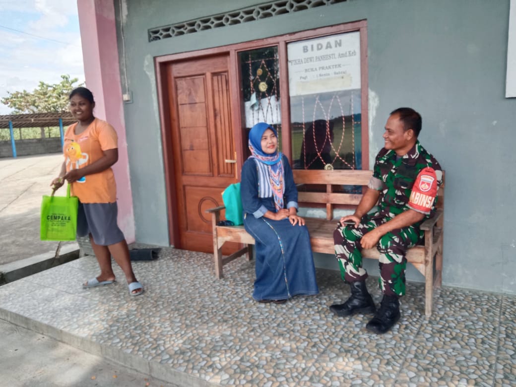 Tingkatkan Pelayanan Kesehatan Babinsa Komunikasi Dengan Kader Posyandu