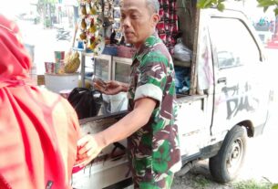 Batuud Koramil 03 Serengan Motivasi Pelaku UMKM PKL di Jalan Veteran