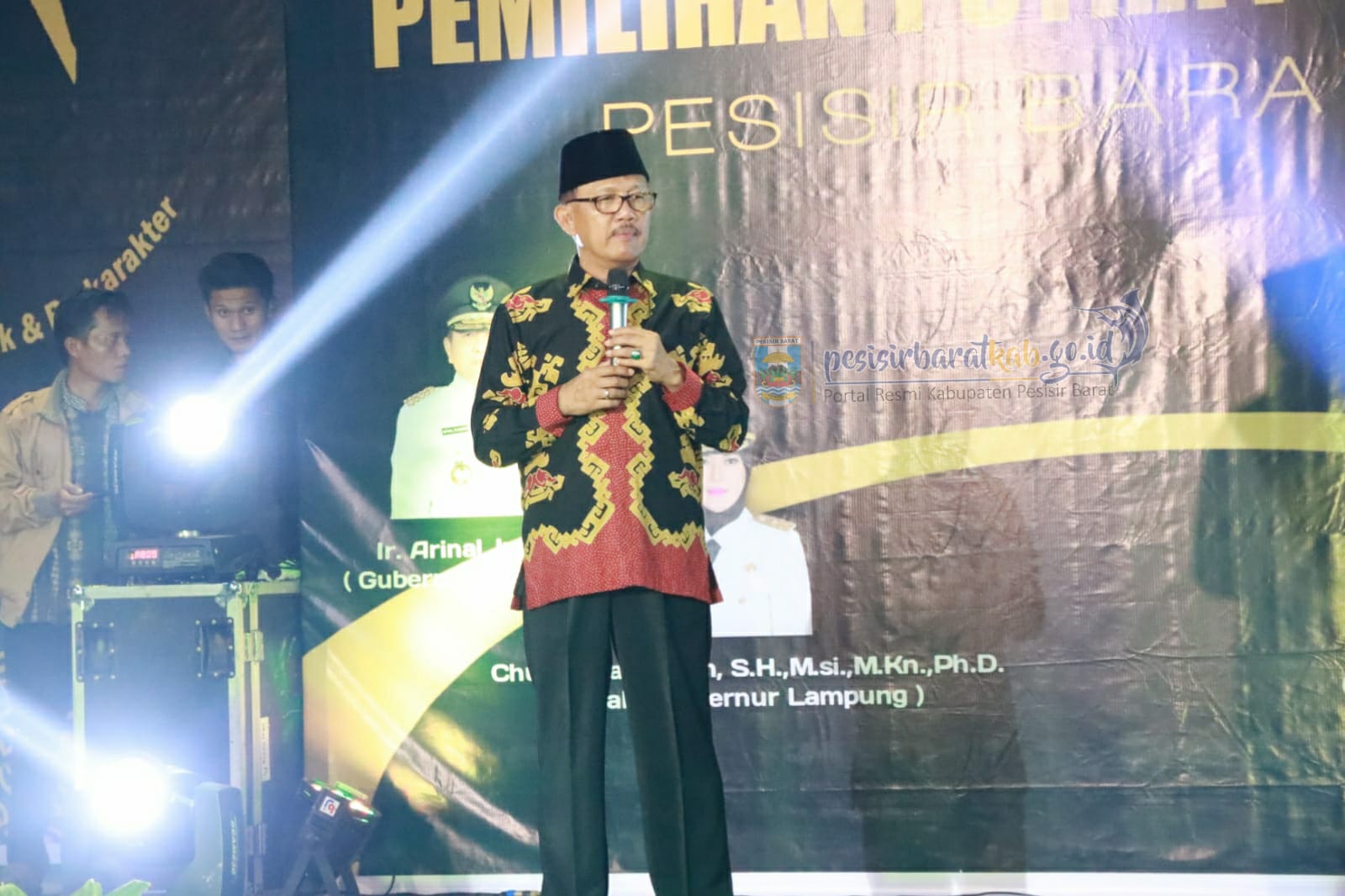 Bupati membuka secara resmi Grand final pemilihan Putra-putri Muslim