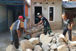 Cegah Banjir Rob, Satgas TMMD Membangun Talud Penahan Ombak Di Kampung Baru III