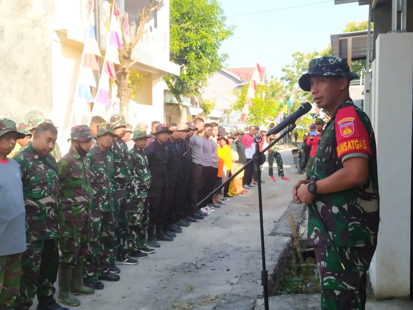 Cek Kesiapan Pasukan, Dansatgas TMMD Reguler Ke-116 Kodim 0735/Surakarta Pimpin Apel Pagi