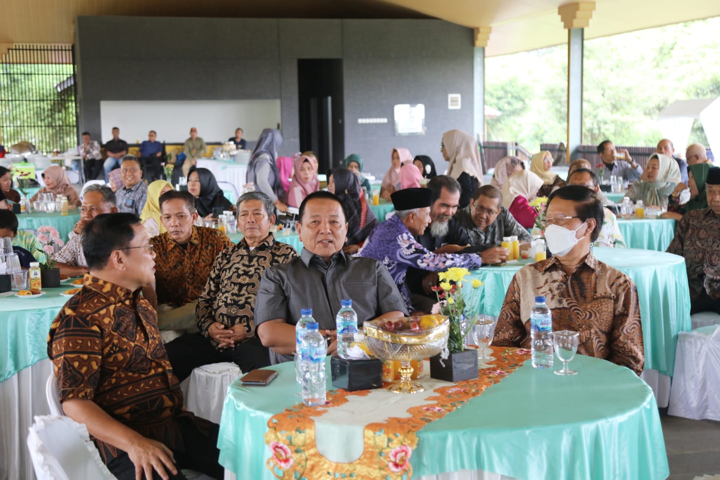 Gubernur Arinal Hadiri Reuni dan Halal Bihalal Alumni Kanwil Departemen Pertanian dan Bimas Provinsi Lampung, Kobarkan Terus Semangat Kebersamaan