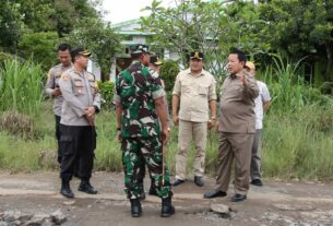 Gubernur Arinal Tinjau Langsung Kondisi Jalan di Rumbia Lampung Tengah, Siap Bersinergi dengan Pemerintah Pusat untuk Upaya Perbaikan